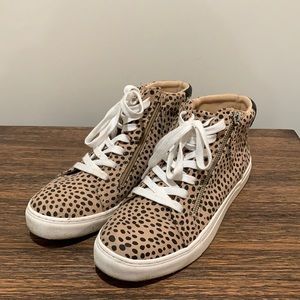 •SOLD• Universal Thread Leopard High top Sneaker